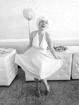 New York Marilyn Monroe Impersonator 2 pic 2.jpg