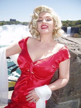 Miami Marilyn Monroe Impersonator 1 pic 2.jpg
