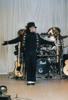 Los Angeles Michael Jackson Impersonator 1 pic 6.jpg