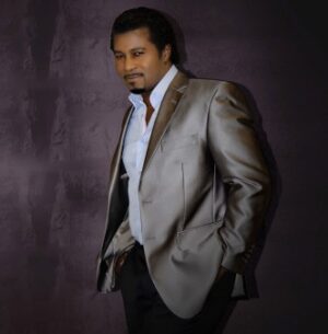 Montreal Pop Singer 2 pic 3.jpg