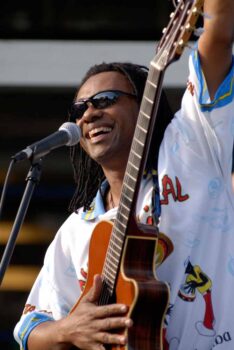 Seattle Brazilian Guitarist 1 pic 1.jpg