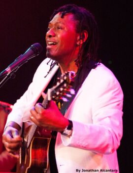 Seattle Brazilian Guitarist 1 pic 3.jpg