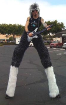 Los Angeles Stilt Walker 2 pic 3.jpg