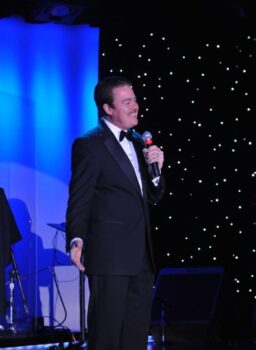 Frank Sinatra Impersonator 1 pic 3.JPG