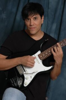 Las Vegas Singer 2 pic 4.JPG