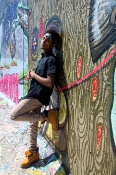 Chicago R&B Singer 2 pic 1.JPG