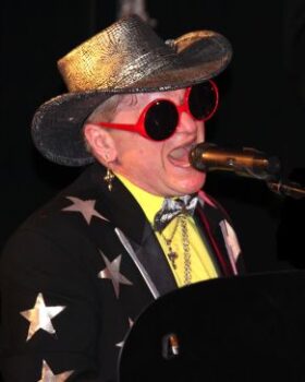 Chicago Elton John Impersonator 1 pic 2 edited.jpg